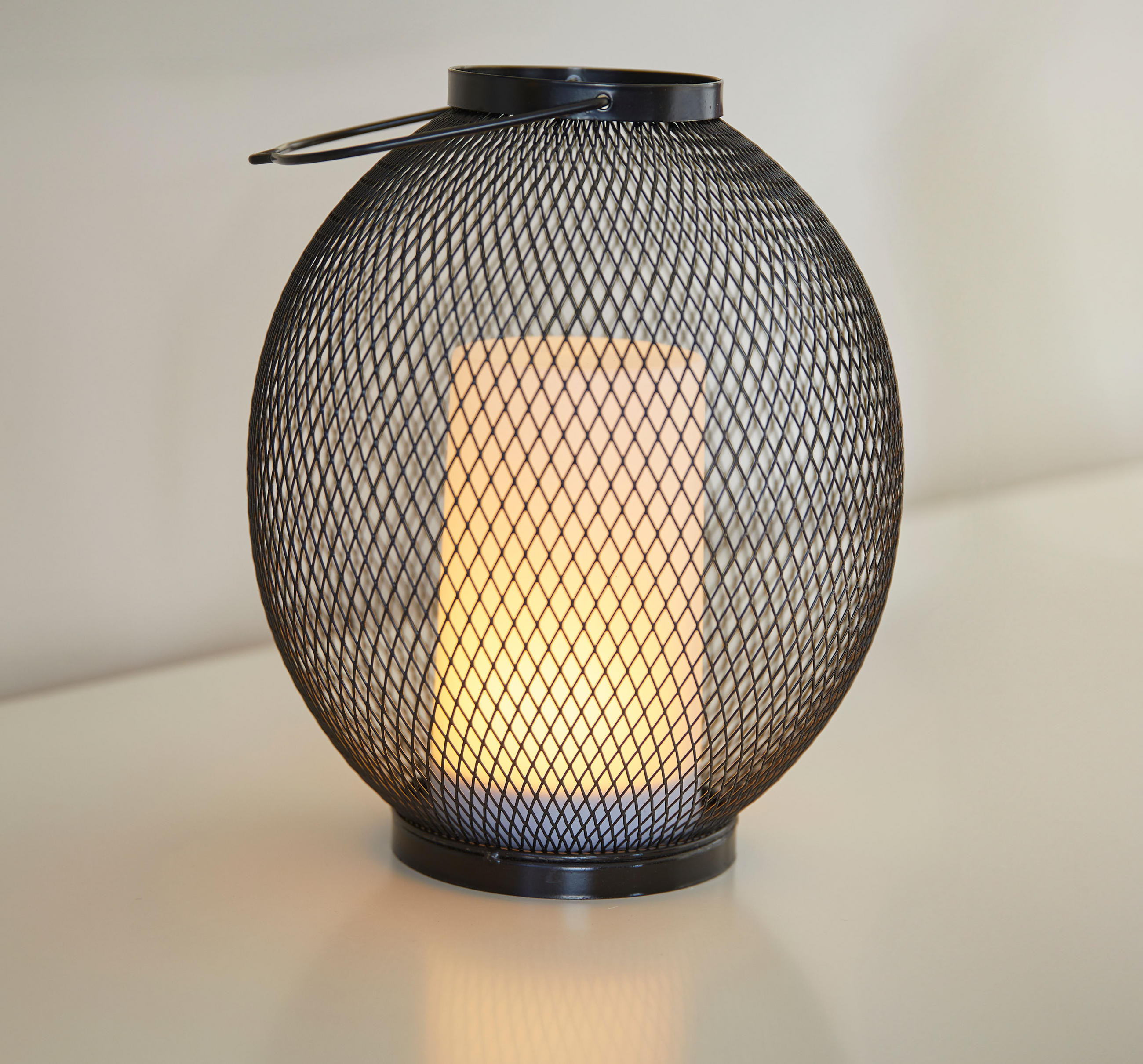 LED-LATERNE Timer & Flackereffekt batteriebetrieben Metall Ø 19 x 23 cm für Innen & Außen Oval - Schwarz, Metall (19/19/23cm) - Northpoint