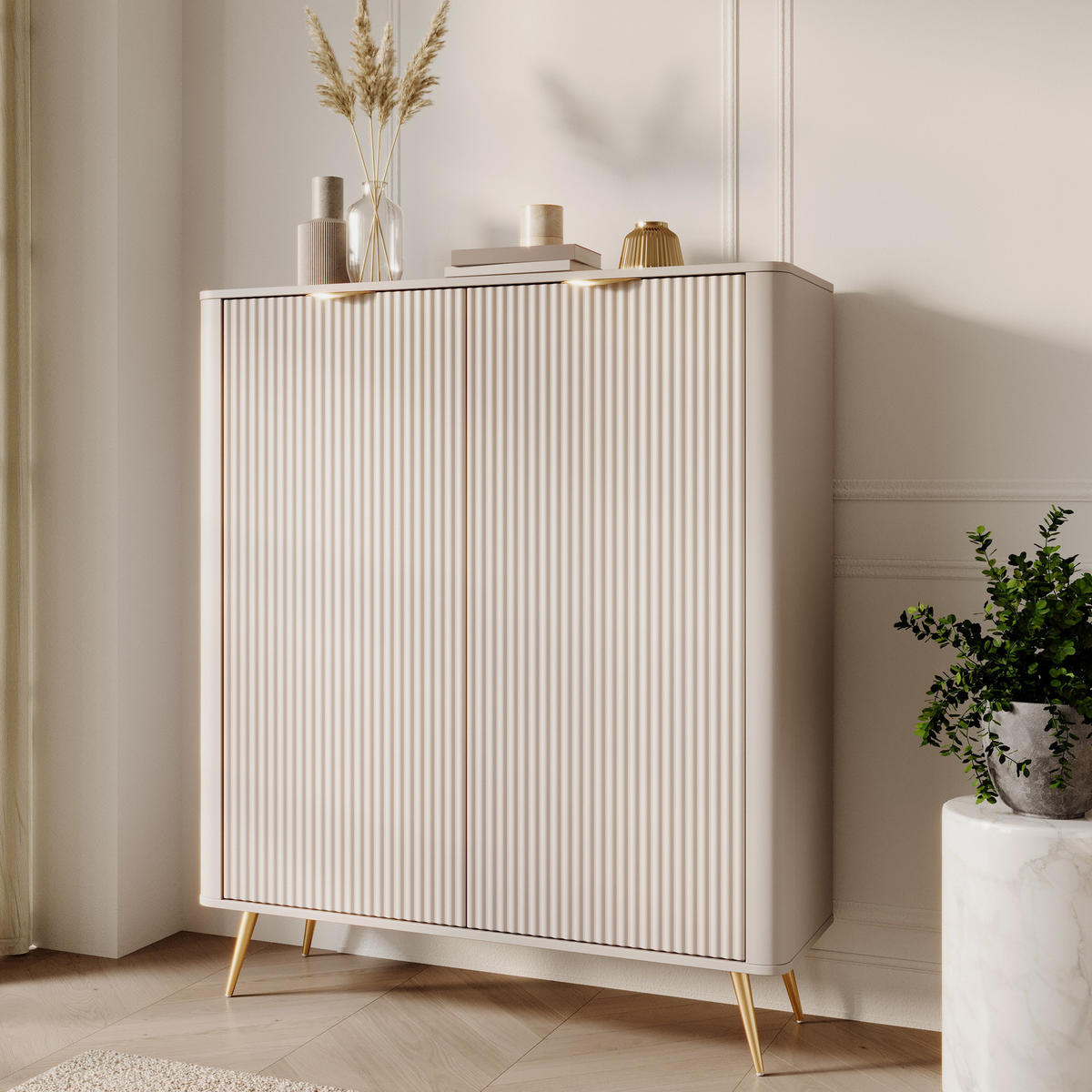 HIGHBOARD Flore Beige / Gold - 113 cm - mit geriffelten Fronten und 2 Türen - Beige/Gelb, Holz/Holzwerkstoff (113/134/38cm) - Ravio