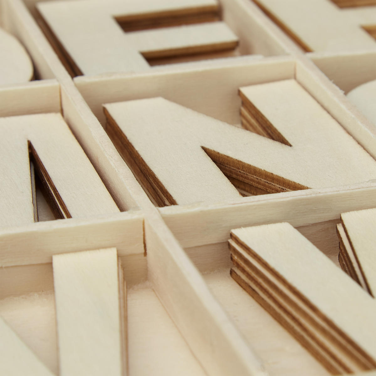 HOLZBUCHSTABEN Set - Beige, Holz (41/1.5/18cm) - Relaxdays