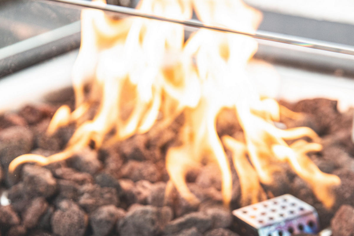 FEUERTISCH Aurora Gasfeuerstelle aus GFRC-Beton 87/87/36 cm - Schwarz, Stein (86/36/86cm) - Elementi