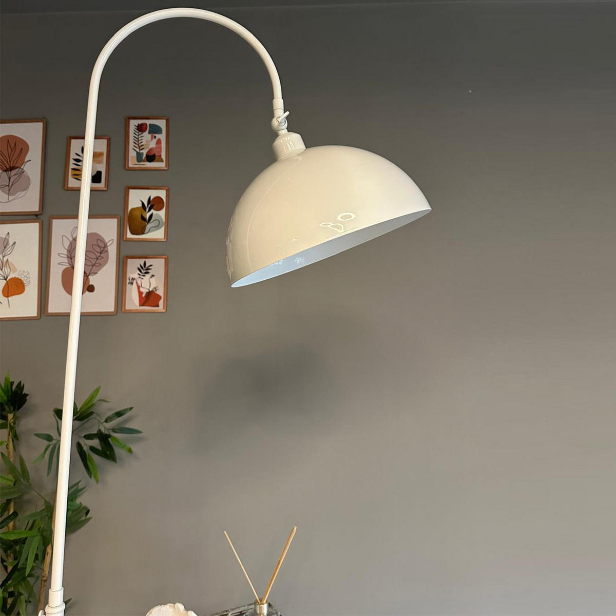 STEHLAMPE Gorkiede aus Metall mit E27, verstellbarer Lampenschirm - Weiß, Metall (37/37/170cm) - Bamyum