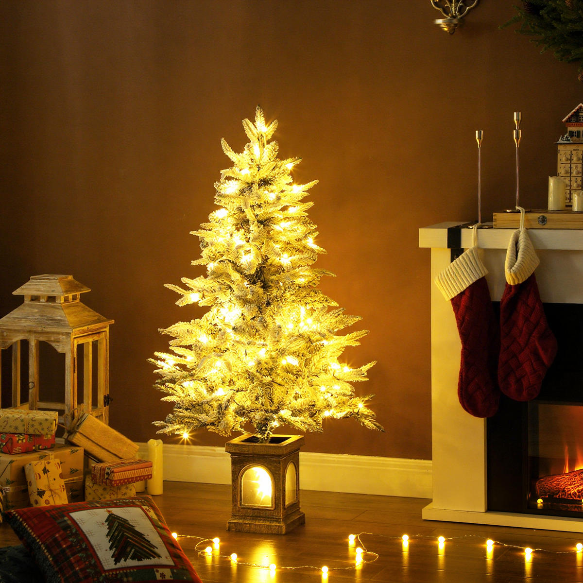 WEIHNACHTSBAUM DE-41552 Schneebedeckter Look, 100 LEDs, 8 Modi - Weiß/Grün, Kunststoff (120cm) - ComfortXL