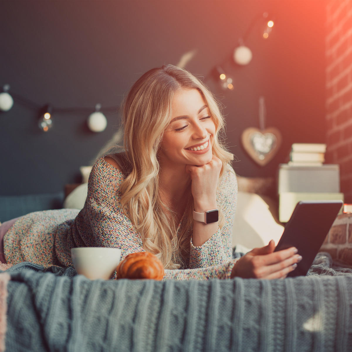 ORGANIZÉR na posteľný stolík - svetlohnedá, kov/drevo - Relaxdays