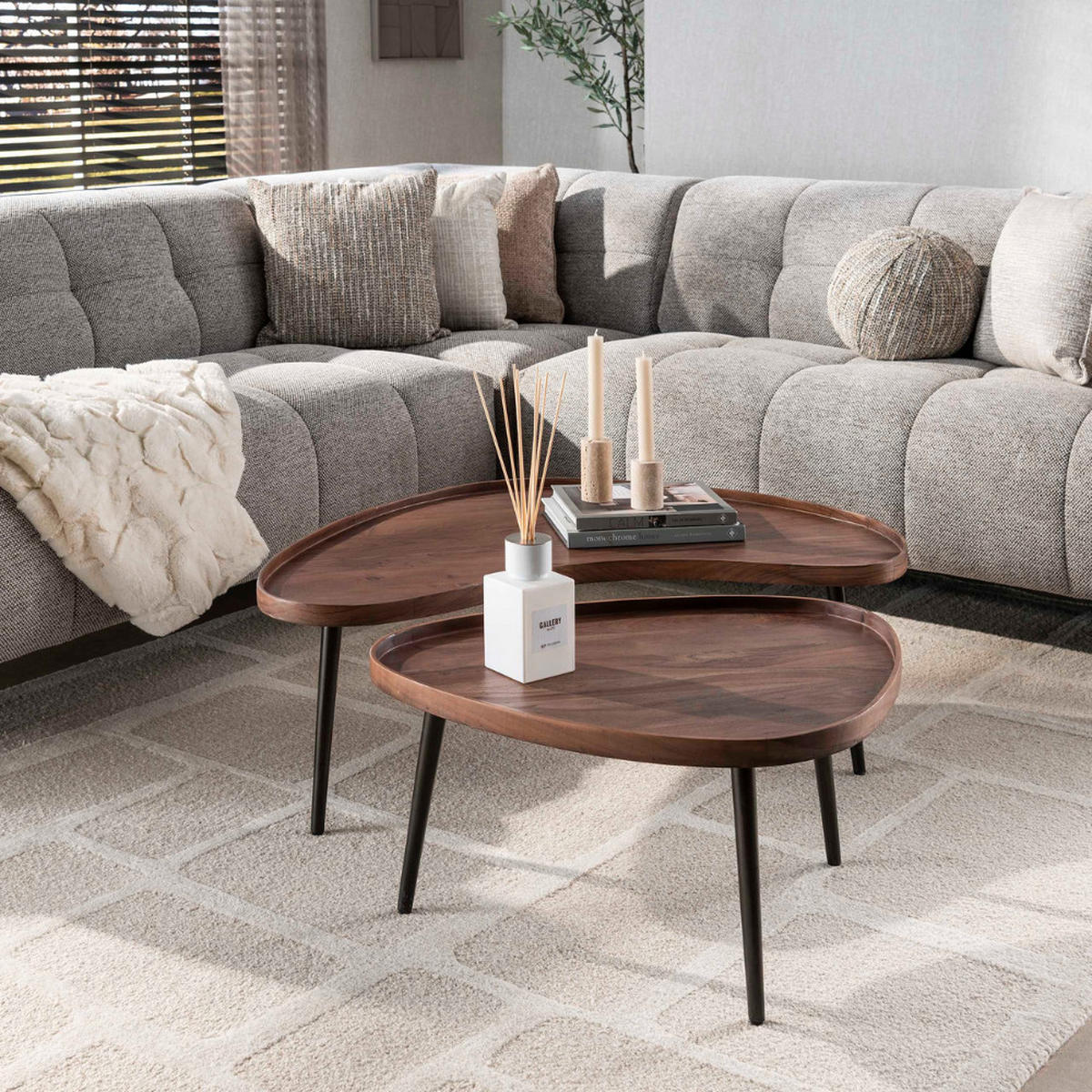 COUCHTISCH MATEO VASSOIN Organische Tablett-Tische aus massiver Akazie - Braun, Holz (55/103/37cm) - alesvelt