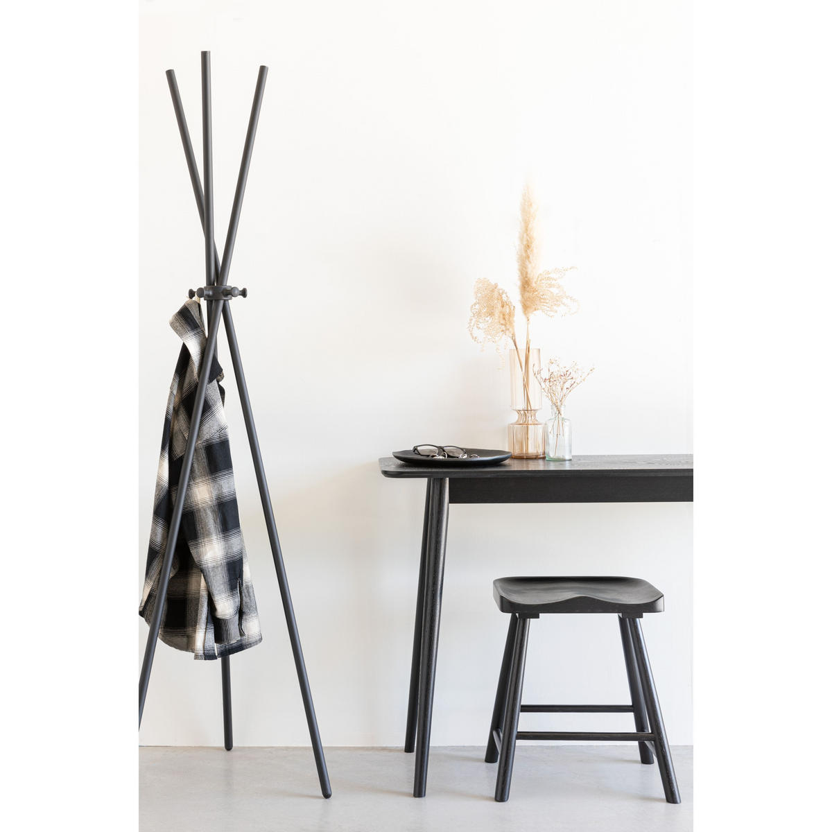 FUSSHOCKER Vander Fußhocker/ Zitshocker Schwarz - Schwarz, Holz (43/46/33cm) - Housecraft Living
