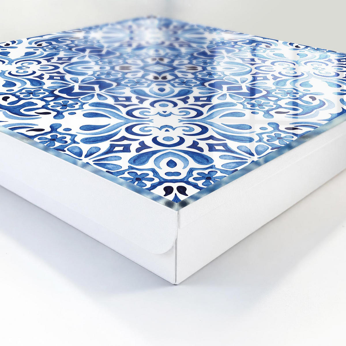 SCHLÜSSELBOX Weiß 30x30 cm – Türöffnung nach rechts - Fliesenornamente - Blau, Metall (30/30/5cm) - TULUP