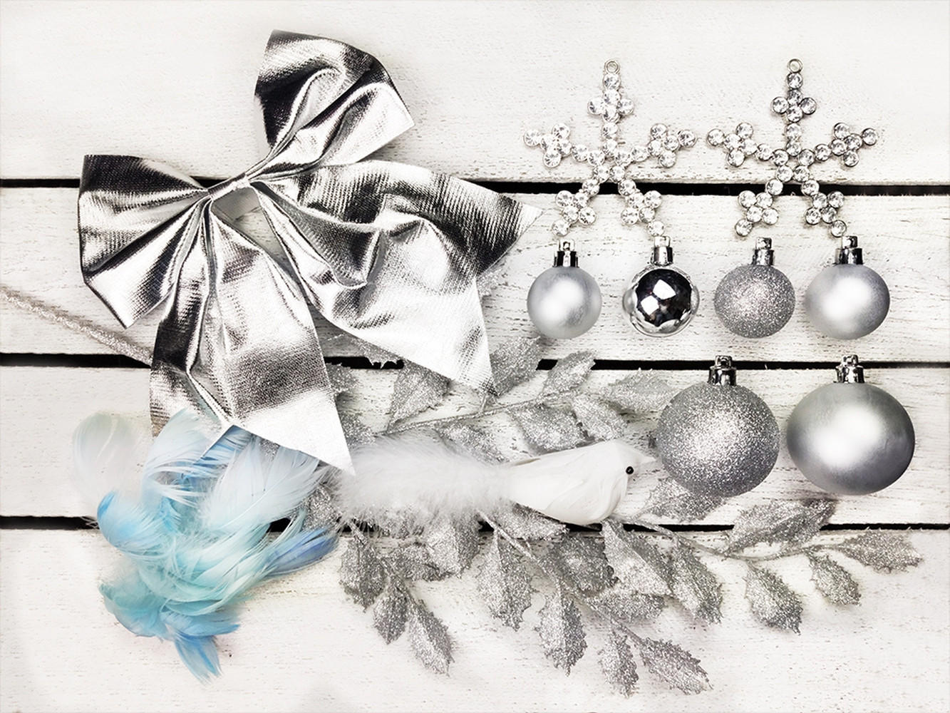 LAALU CHRISTBAUMKUGEL-SET 85 Stück in Luxusbox SKY SILVER für Weihnachtsbäume 120-210 cm - Silberfarben/Weiß, Kunststoff/Textil (55/50/75cm) - LAALU