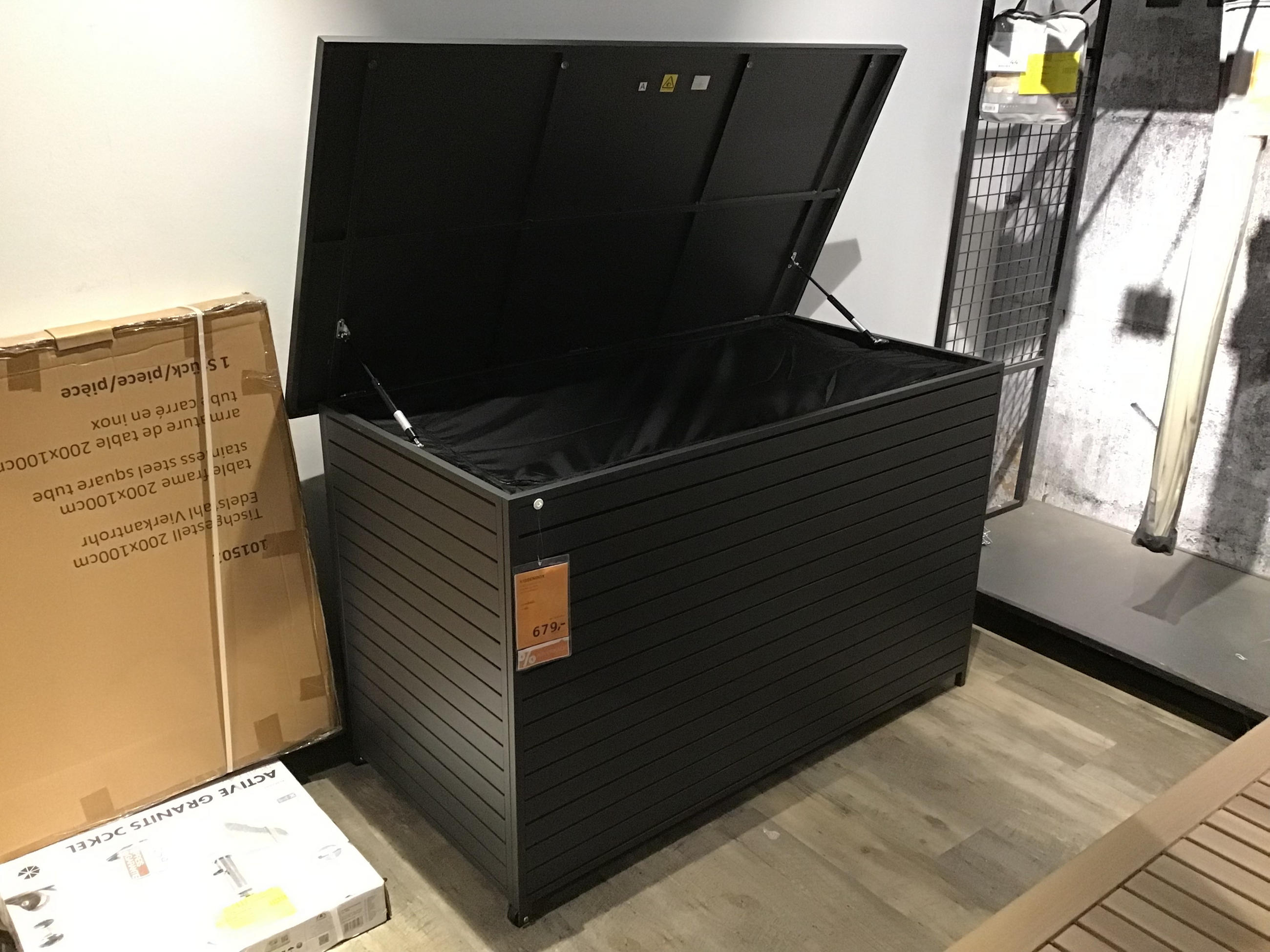 Kissenbox Space - Ambia Garden