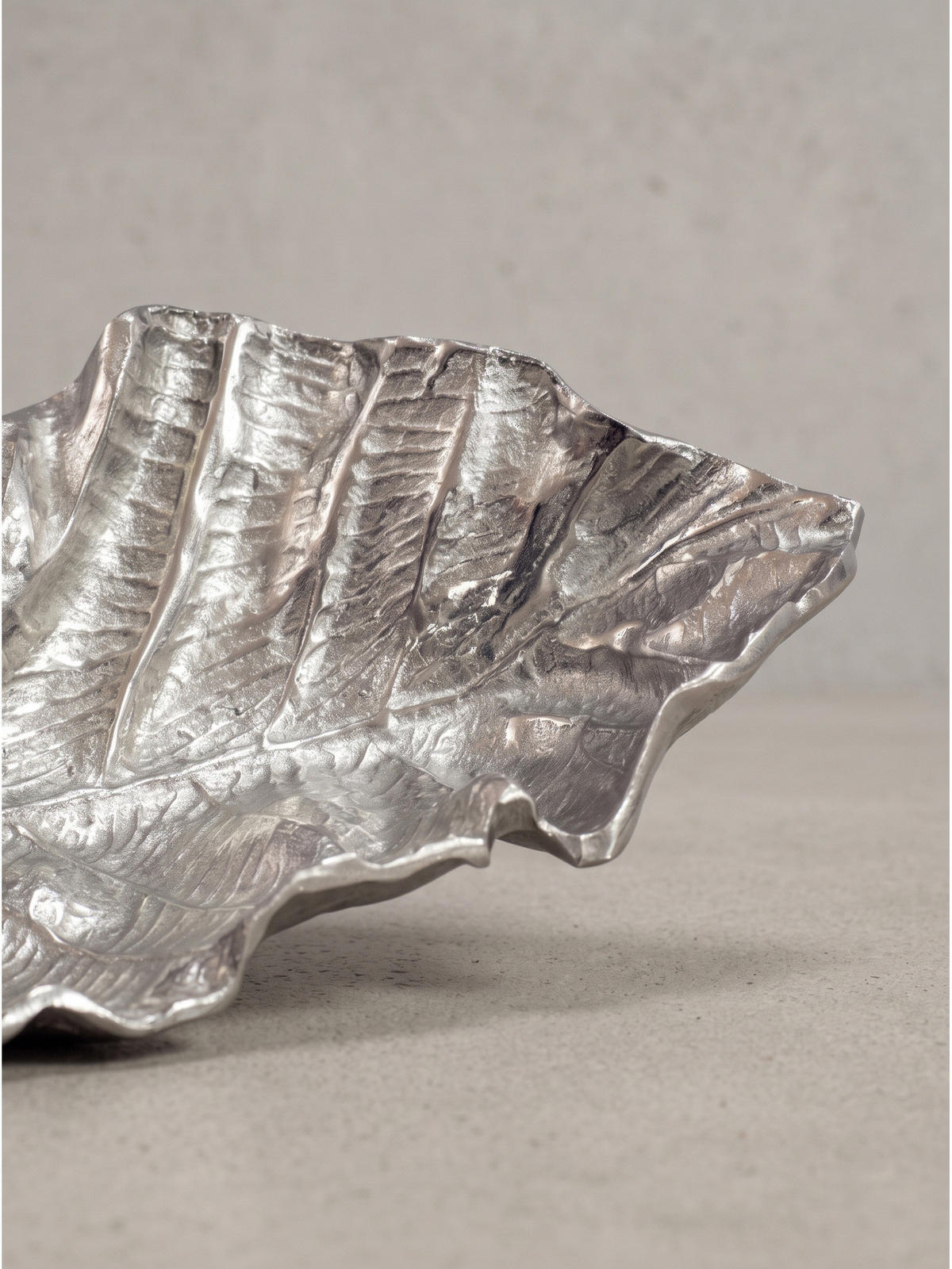 DEKOSCHALE SUBIACO, Aluminium, handgefertigt, Silber, 67 x 27 x 11 cm - Silberfarben, Metall (11cm) - KADIMA DESIGN
