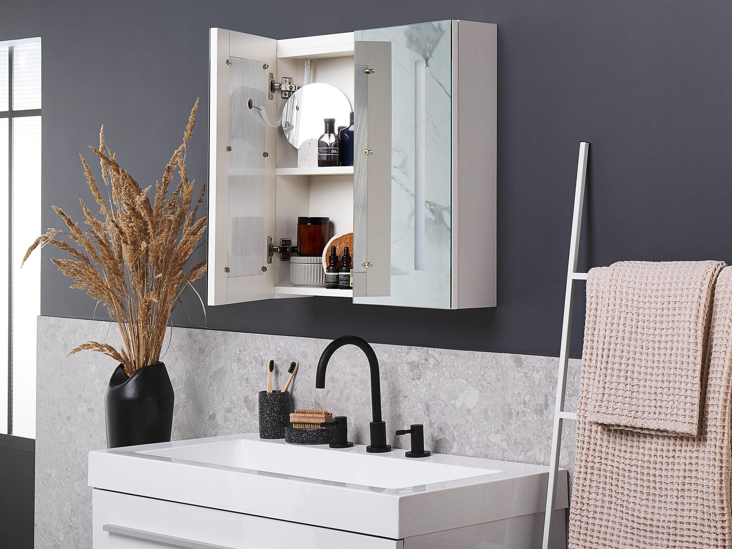 BAD SPIEGELSCHRANK weiß/silber mit LED-Beleuchtung 60/60 cm Chabunco - Silberfarben/Weiß, Holz (60/60/14cm) - Beliani
