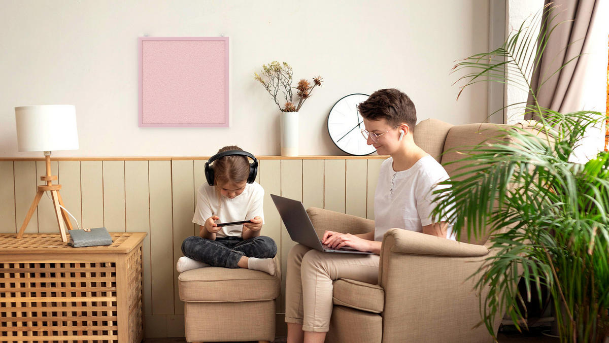 PINNWAND, Korktafel in Pink, 40x40 cm, Holzrahmen - Pink lackiert - Pink, Holz (40/40/1.5cm) - ALLboards