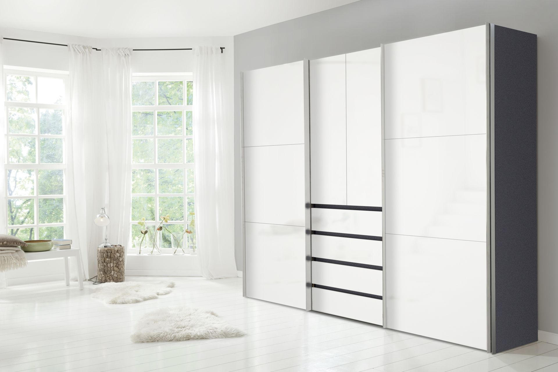 Bijeli Hom'in ormar
