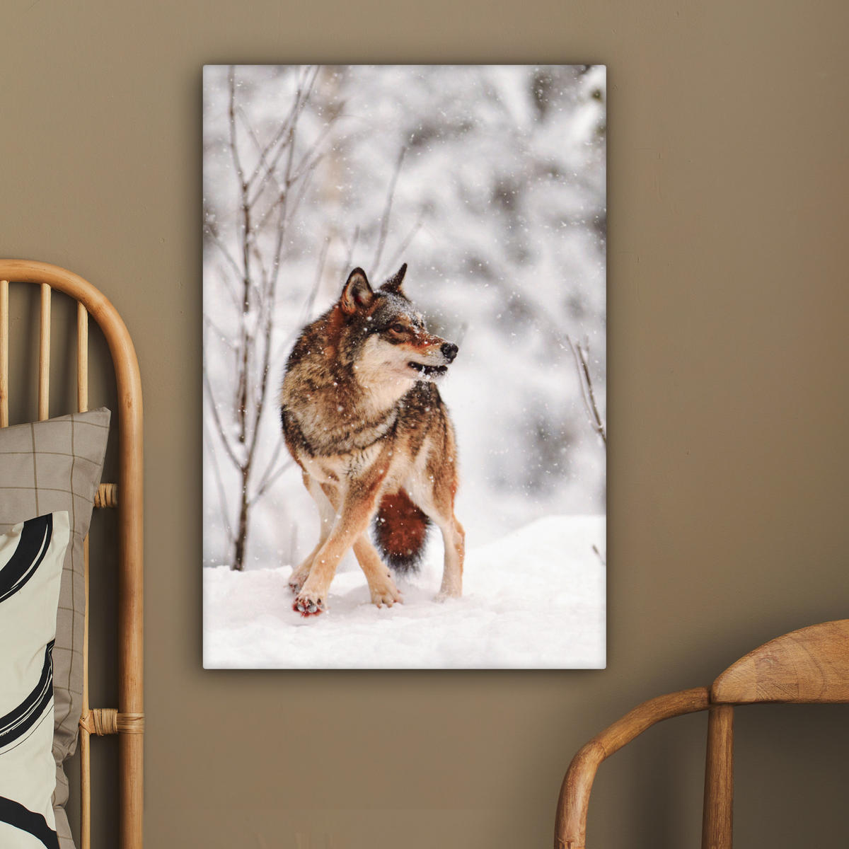 LEINWANDBILD Wolf - Winter - Schnee - Natur - Tiere 60x90 cm - Haselnussfarben, Textil (60/90cm) - MuchoWow