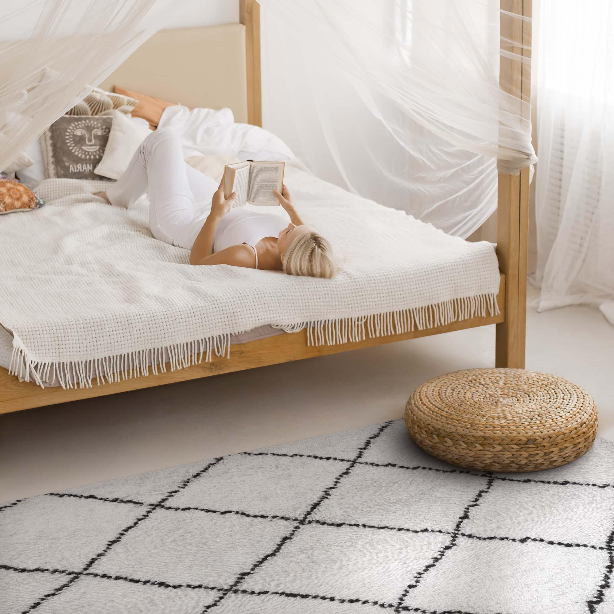 TEPPICH 100x150 cm Schwarze Linien Plüsch-Imitation Muster - Schwarz/Weiß, Kunststoff (100/150cm) - Wallfluent