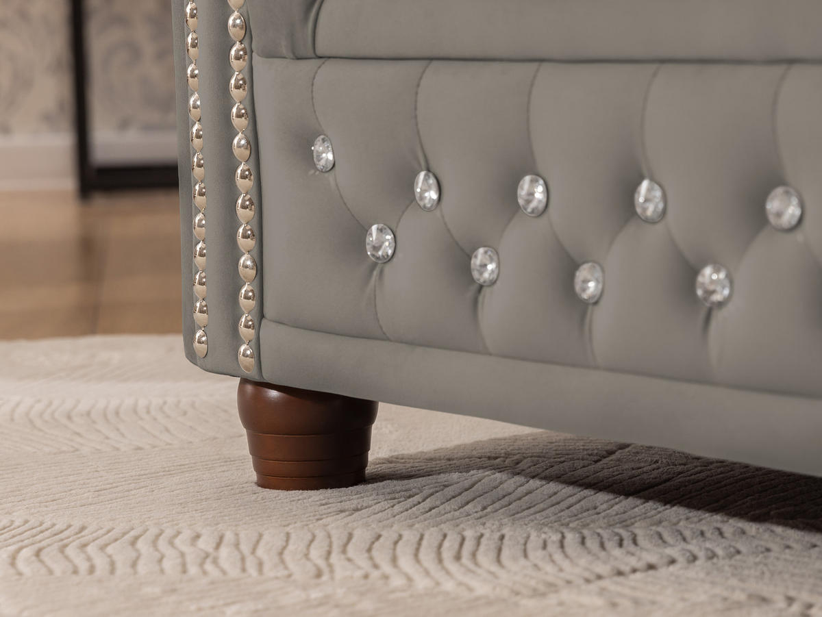 CHESTERFIELD-SOFA 2-Sitzer mit Schlaffunktion Cleo Blink Grau Samt mit Kristallsteppung und braunen Massivholzfüßen - Braun/Grau, Holz/Textil (148/72/86cm) - S-Style Möbel