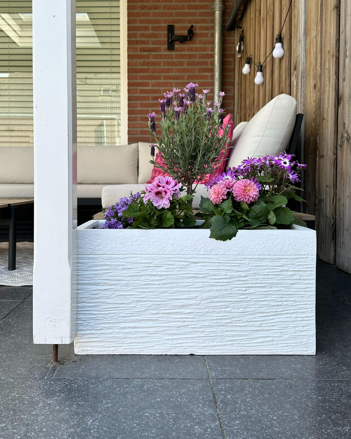 KVĚTINÁČ bílý obdélníkový 60/29/30 cm Myra - bílá, přírodní materiály (30cm) - Beliani