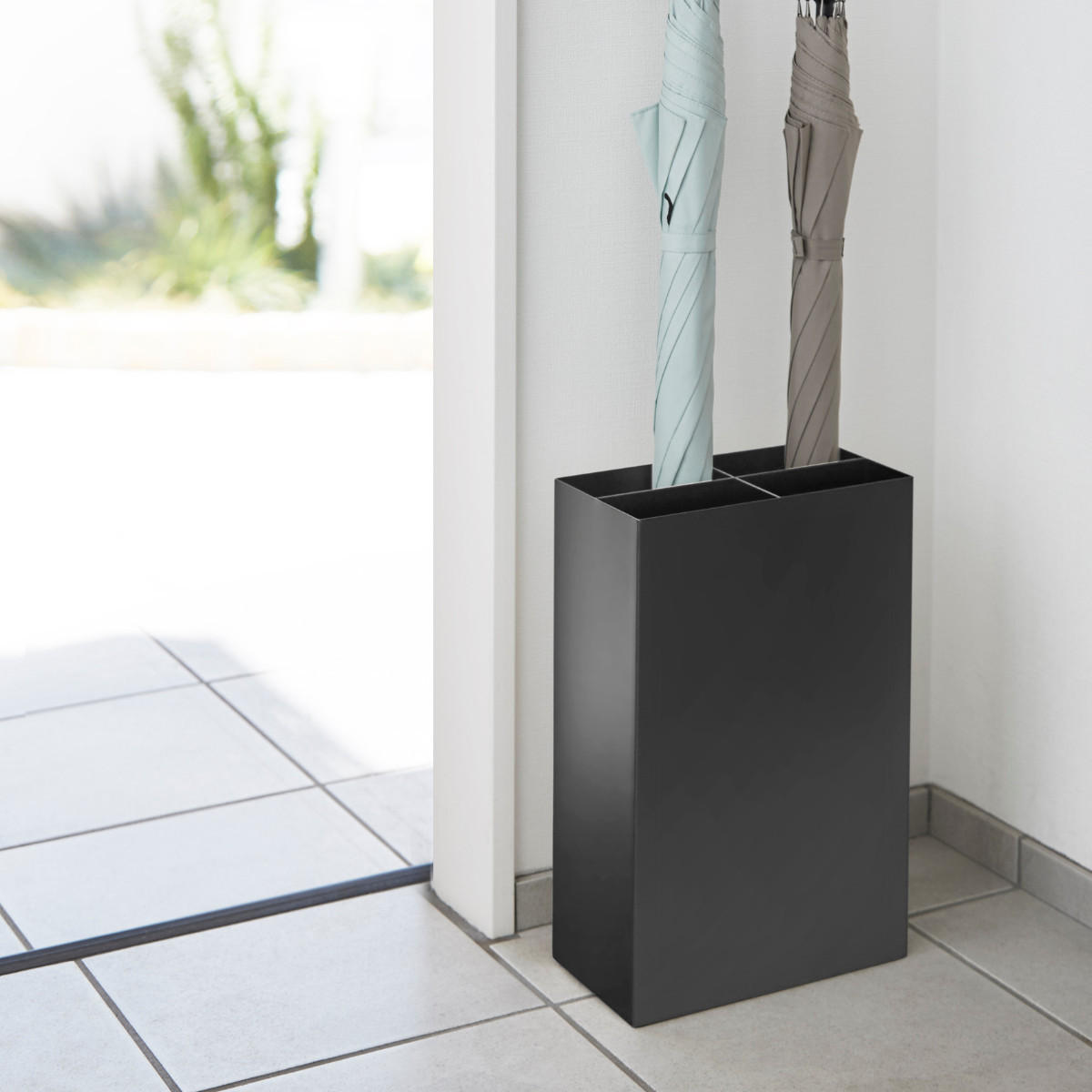 SCHIRMSTÄNDER Smart schwarz 23/36/12 cm für bis zu 8 Schirme - Schwarz, Metall (23/36/12cm) - Yamazaki