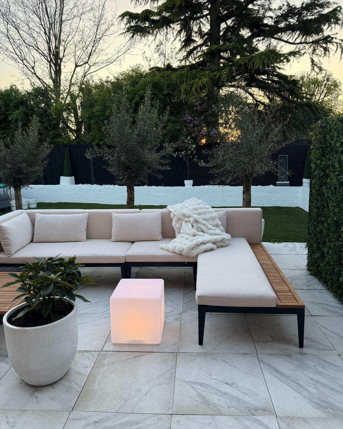 LOUNGE SADA 4-místná Béžová Bracciano - černá/béžová, dřevo - Beliani