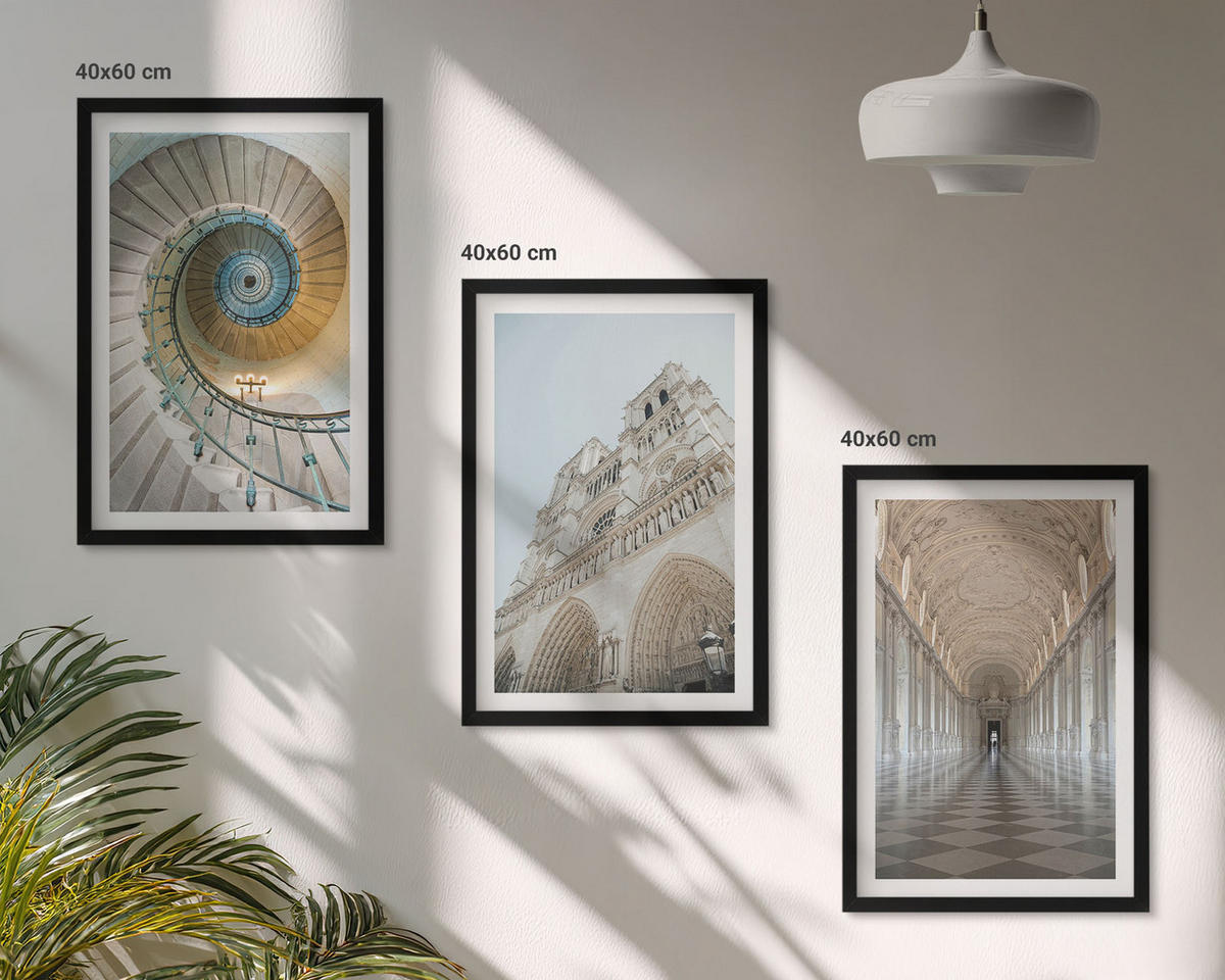 BILDER SET 3er Set - 40x60 cm Schwarzer Rahmen - Wendeltreppe der Kathedralenfassade - Schwarz, Kunststoff (40/60cm) - TULUP