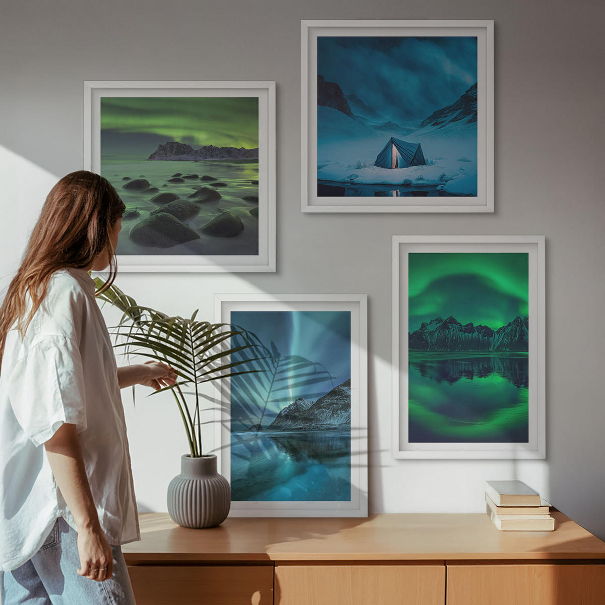 BILDER SET 4er Set - 50x50 cm & 40x60 cm Weißer Rahmen - Winterlandschaft mit Nordlichtern - Weiß, Kunststoff (50/50cm) - TULUP