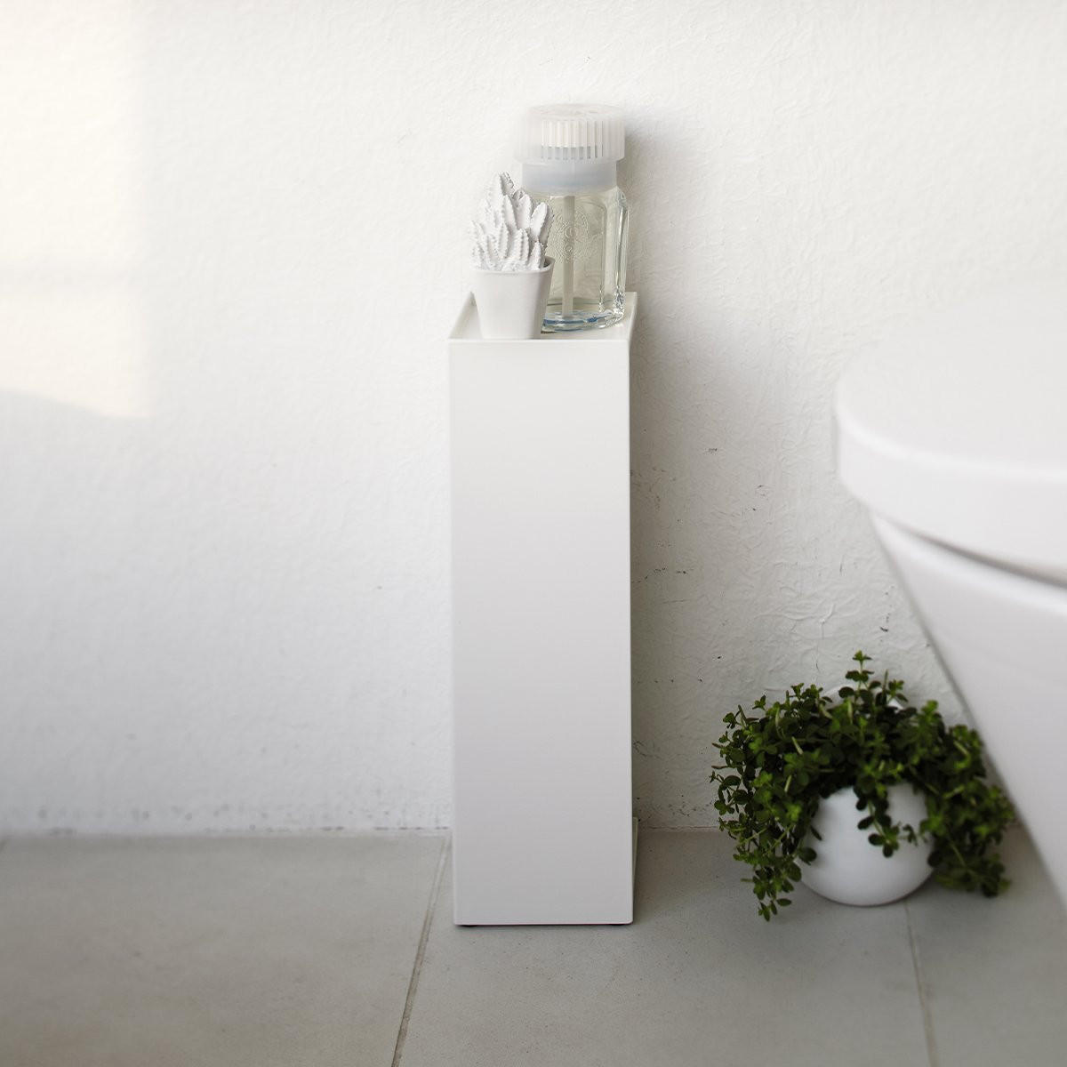 YAMAZAKI Tower 7850 Toilettenpapierhalter in Weiß – Stilvolle und praktische Aufbewahrung - Weiß, Metall (11.5/38.5/11.5cm) - Yamazaki