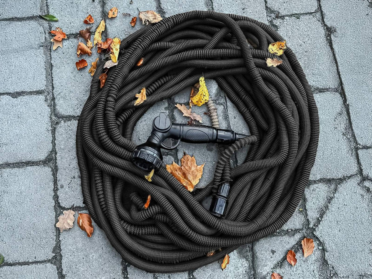 GARTENSCHLAUCH SET Deluxe Flexschlauch 15m schwarz mit Premium Handbrause - Schwarz, Textil (1500cm) - by Benson