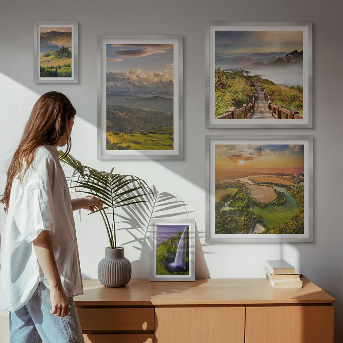 WANDBILDER 5er Set - 50x50 cm & 20x30 cm & 40x60 cm Silberner Rahmen - Grüne Hügel mit einer Burg - Silberfarben, Kunststoff (40/60cm) - ArtPrintCave