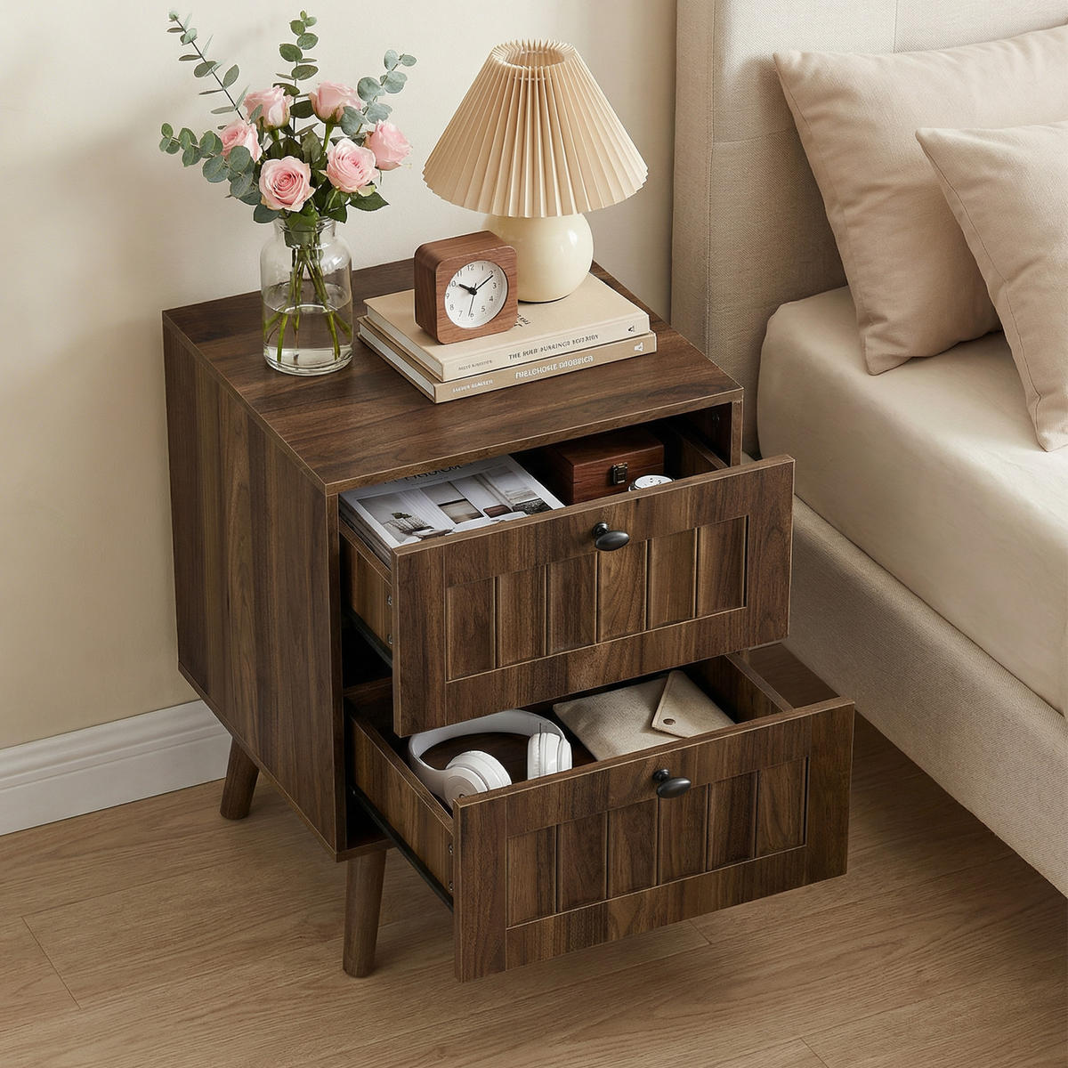 NACHTTISCH aus MDF und Spanplatte 43,5x40x57,5 cm Walnuss mit 2 Schubladen und gerillter Front - Walnussfarben, Holzwerkstoff (43.5/58/40cm) - Modfu