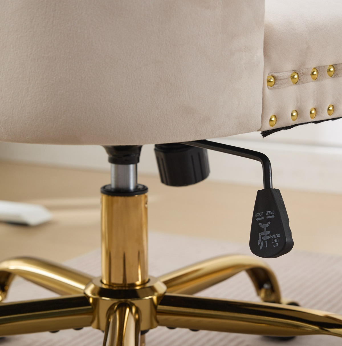BÜROSTUHL Samt Beige mit goldfarbenem Metallgestell - Beige, Metall (50/98/63cm) - Meubliv