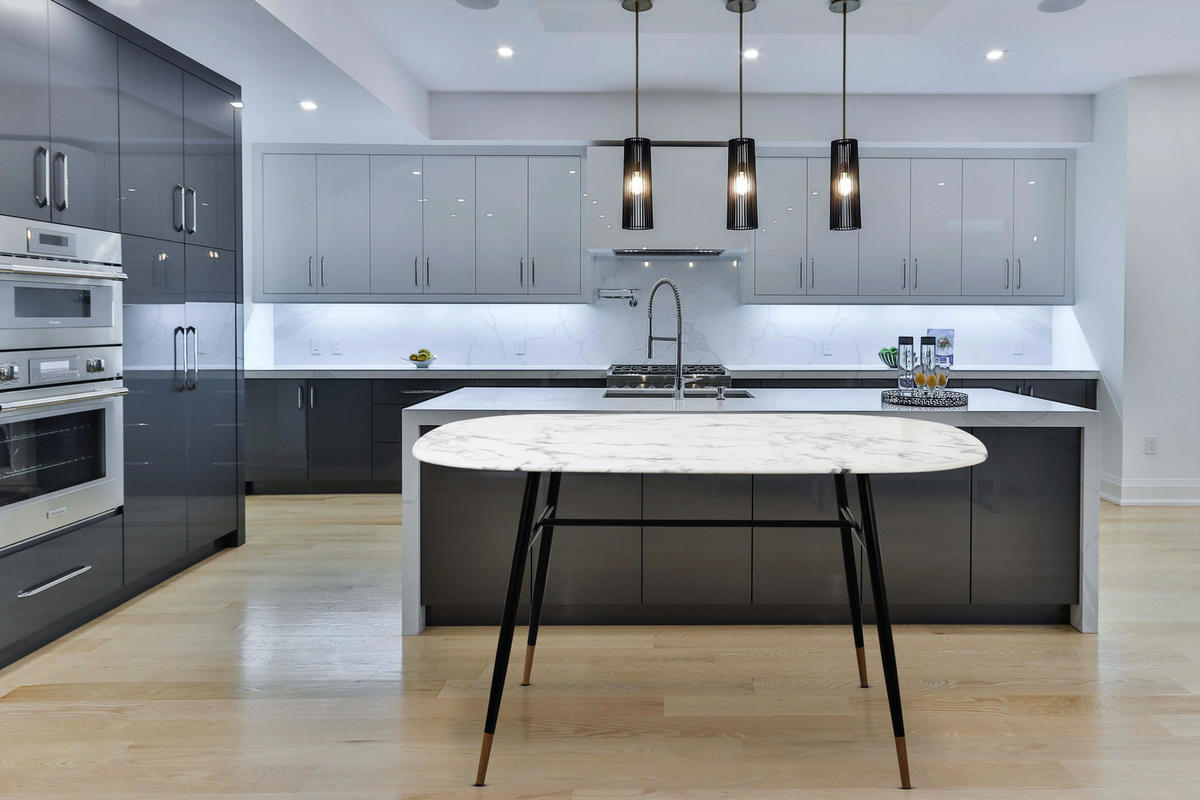 ESSZIMMERTISCH LARS - 140x90 cm - Platte Glas in Marmoroptik, Gestell pulverbeschichtetes Metall - Weiß, Metall (90/140/77cm) - TPFLiving