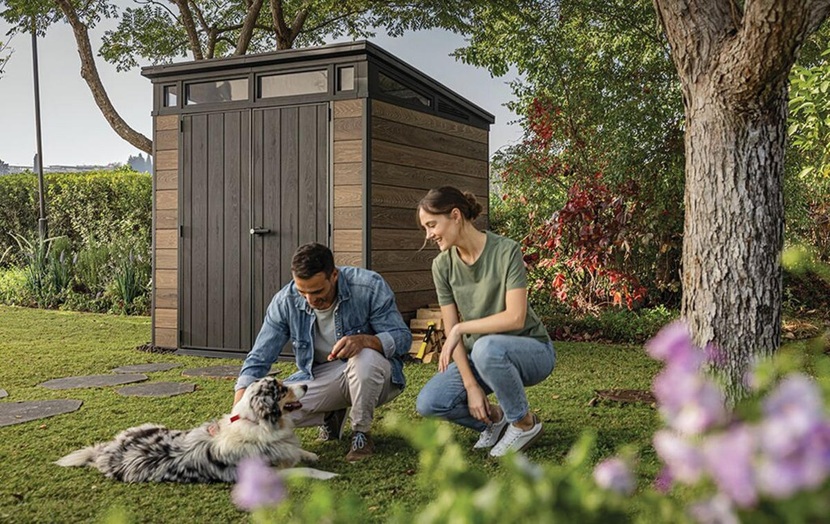 GARTENHAUS Signature - Walnussfarben, Kunststoff (218/226/216cm) - Keter