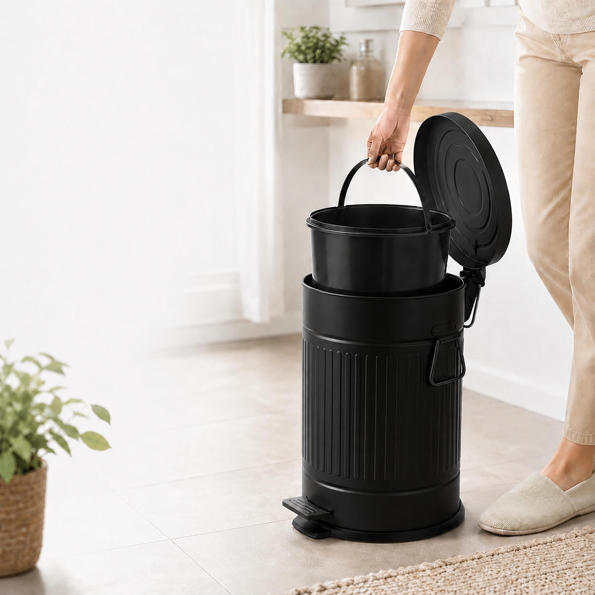MÜLLEIMER Schwarz Tretpedal 20 l - Schwarz, Kunststoff/Metall (29.5/47/29.5cm) - Relaxdays