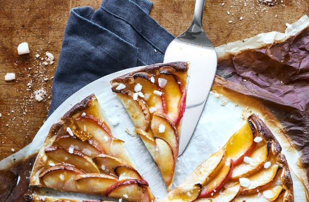 lopatka na tortu, jablkový koláč