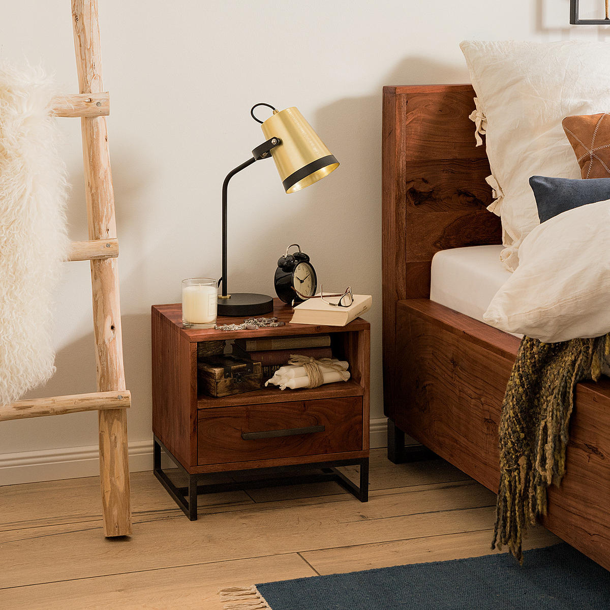 NACHTTISCH - Akazie massiv - Akaziefarben, Holz (40/40/35cm) - home24