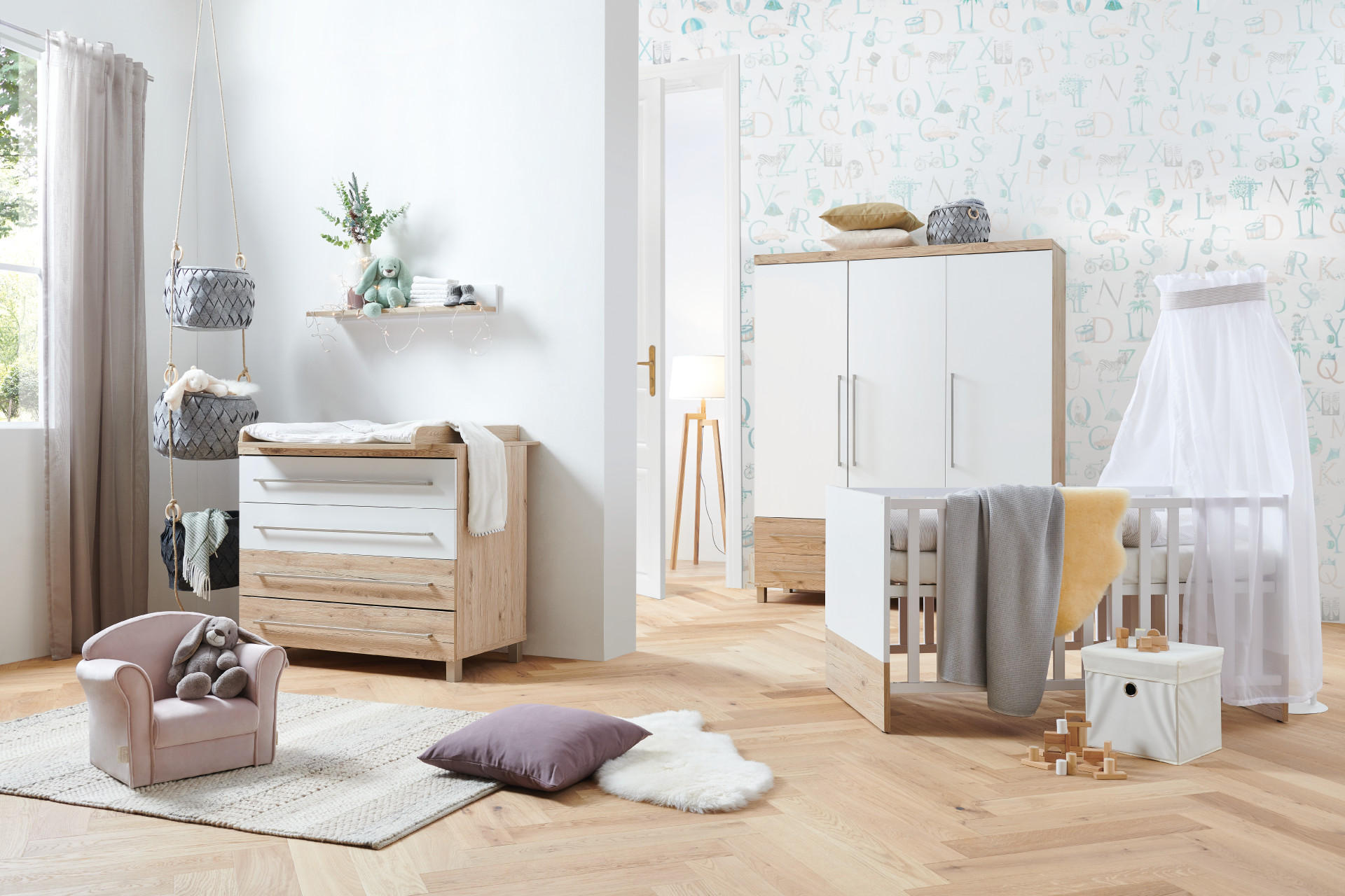 Babyzimmer in Holz