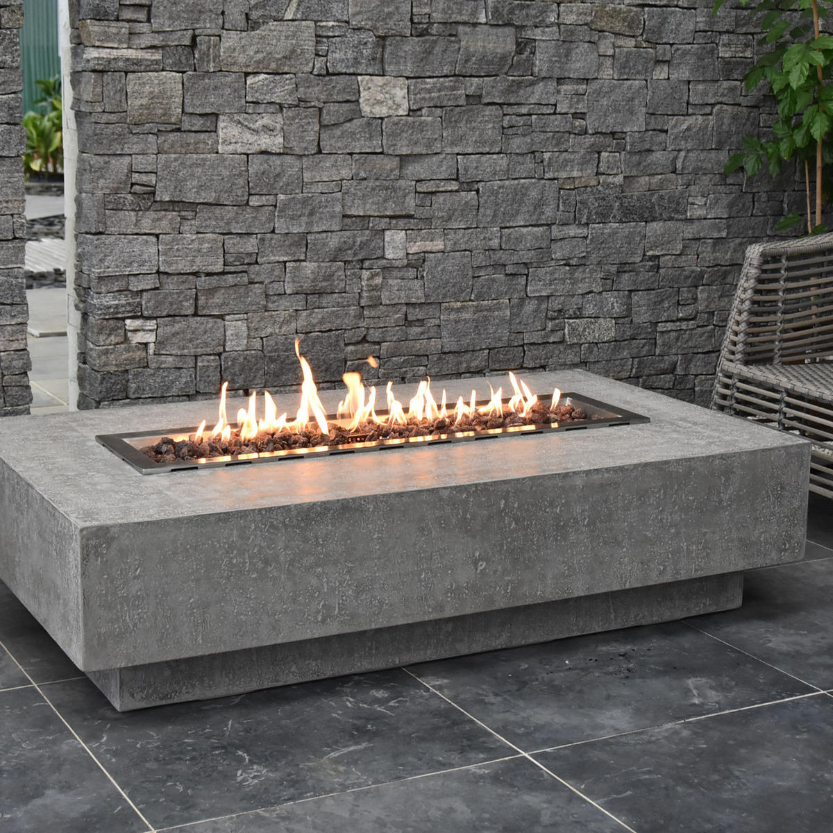 FEUERTISCH HAMPTON Gasfeuerstelle aus GF-Beton 142/81/35 cm - Hellgrau, Naturmaterialien (81/35/142cm) - Elementi