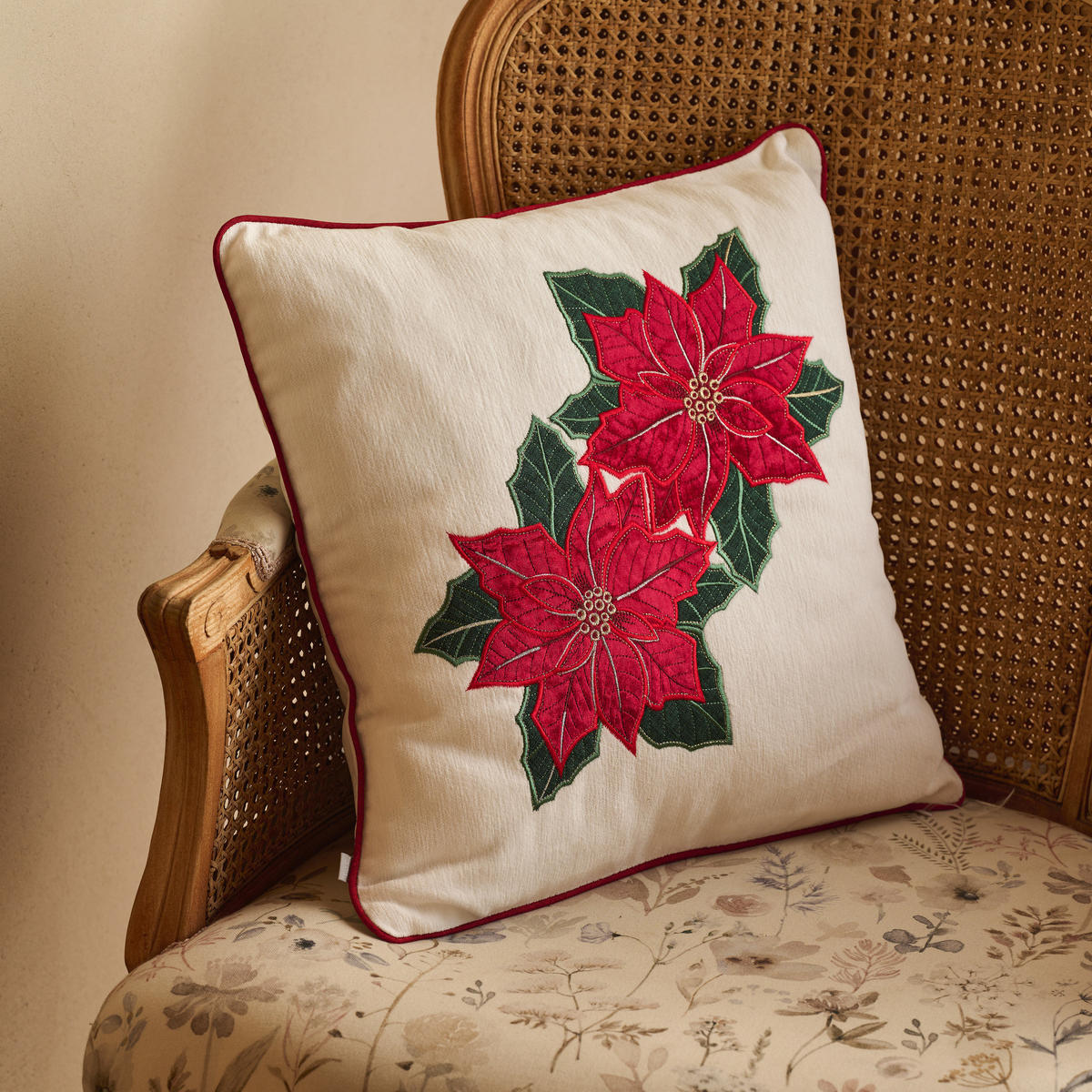 KISSENBEZUG Poinsettia, 45x45cm, Rot, Weihnachten Kissenhülle, Weihnachtsdeko, Christmas, Weihnachtsmotiv Sofakissen Dekokissenbezuge - Rot, Kunststoff (45/45cm) - home&you