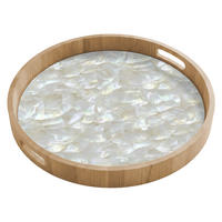 SERVÍROVACÍ PODNOS Perleťový lesk - Bílá - Shell 50x50 cm - bílá, dřevo (50/5/5cm) - OnlyWow