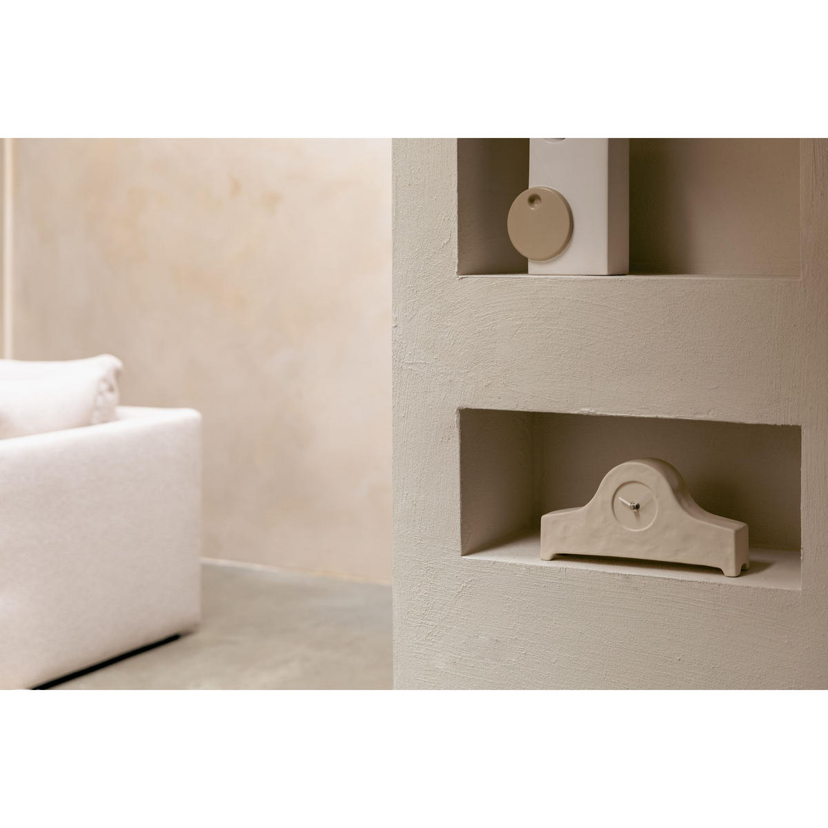 TISCHUHR Grandma Beige - Beige, Keramik (27.5/14/8cm) - Zuiver