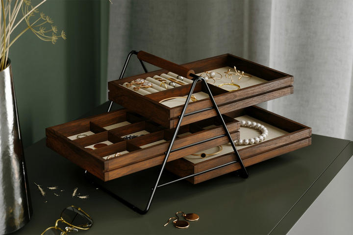 Dřevěný organizér na šperky