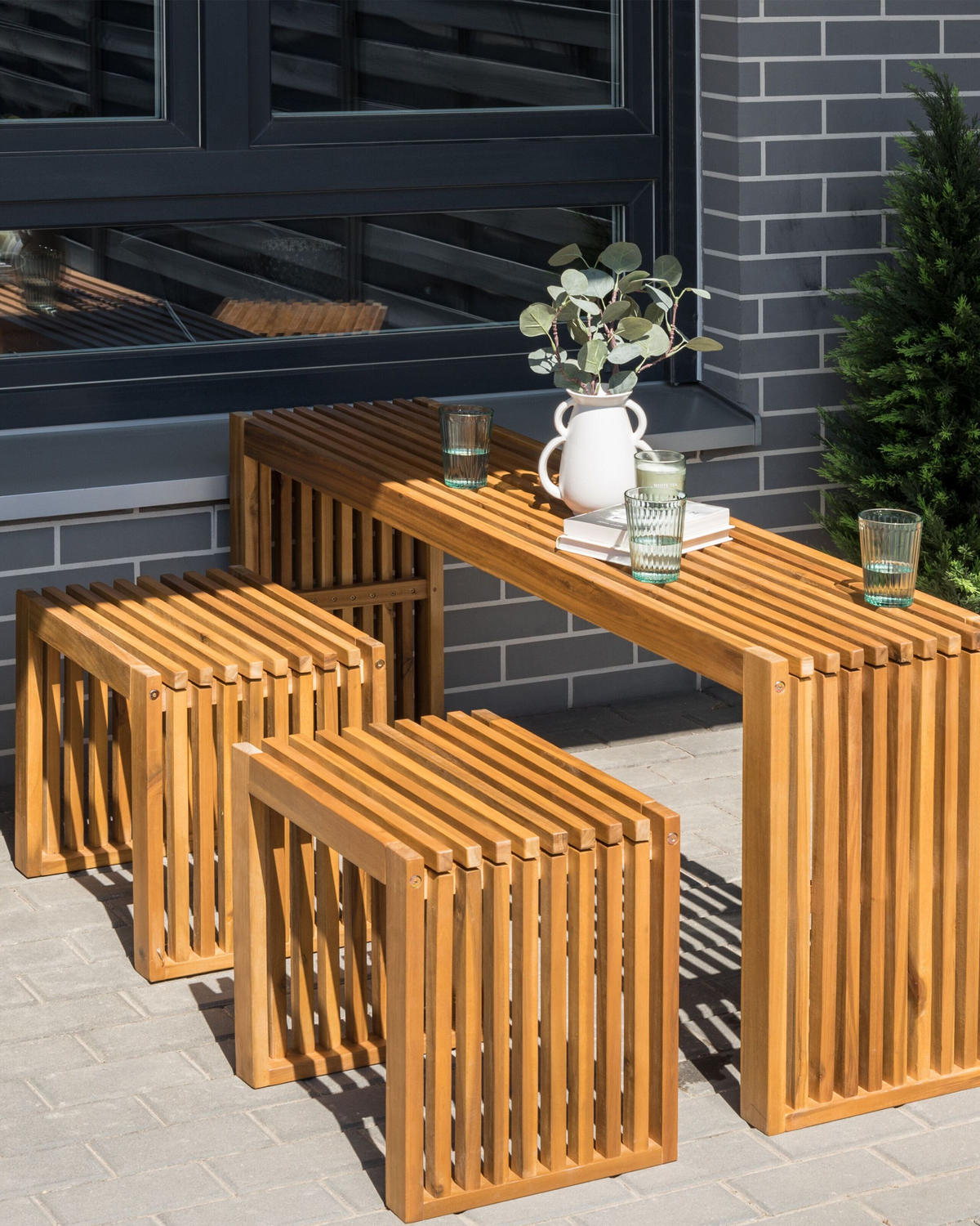 GARTENSTUHL 3er-Set Holz Heller Holzfarbton Bellano - Hellbraun, Holz (45/43/35cm) - Beliani