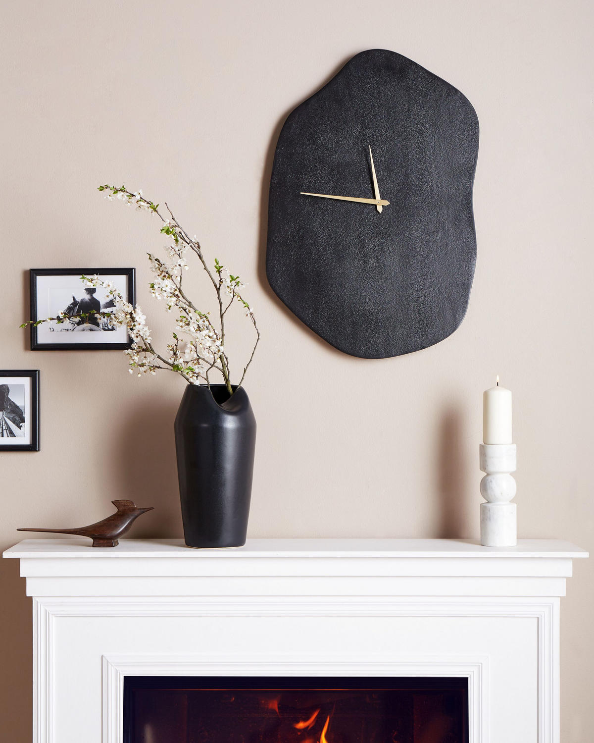 WANDUHR Aluminium schwarz Ganges - Schwarz, Metall (44/64/1cm) - Beliani