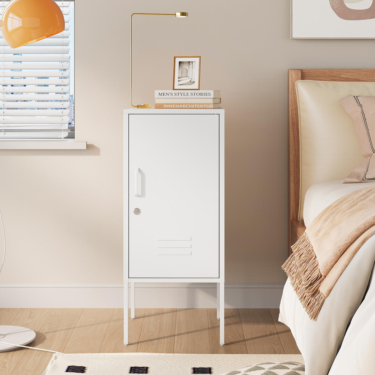 NOČNÍ SKŘÍŇ Hausjärvi - bílá, kov (35/82/35cm) - [en.casa]