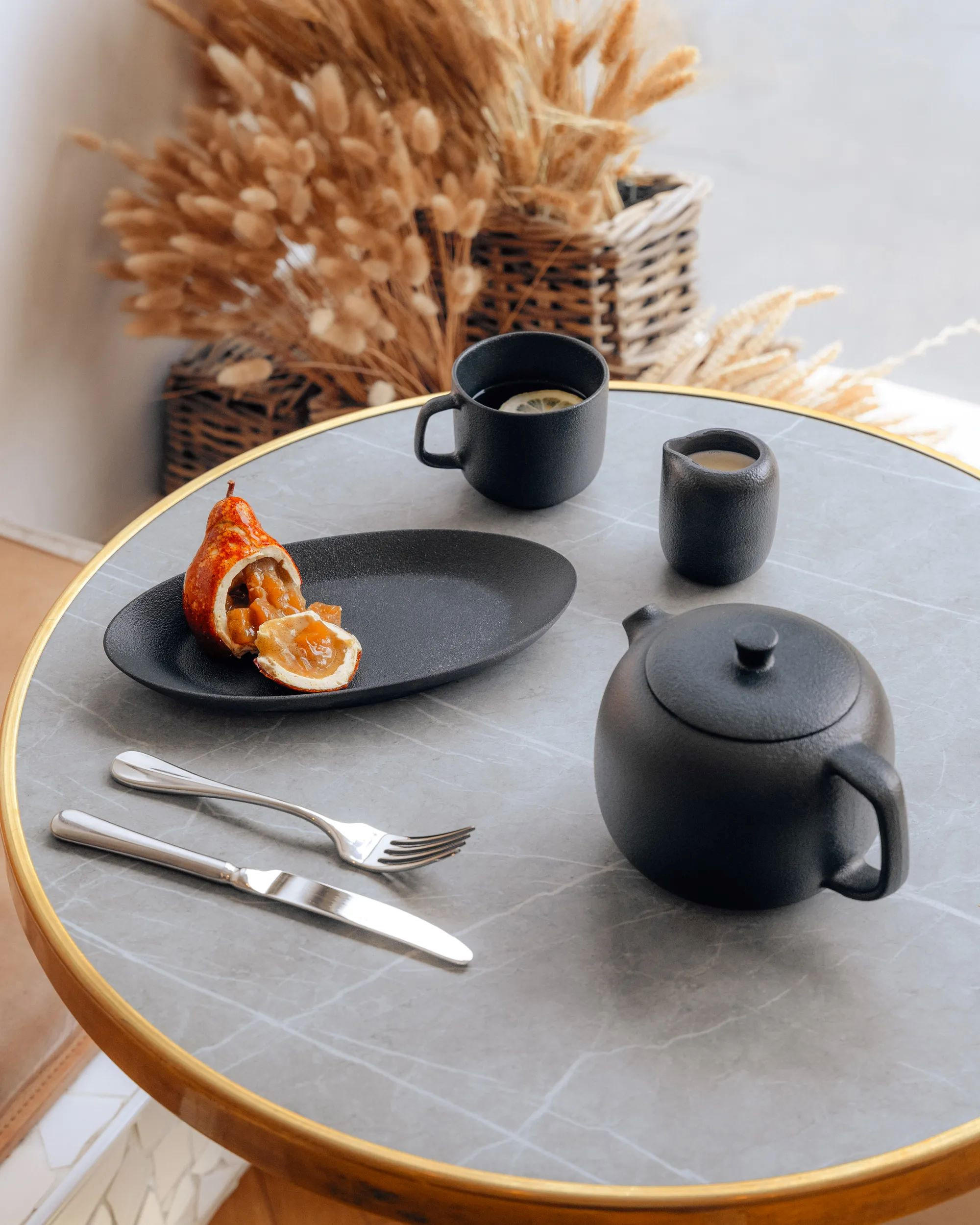 TEETASSE MIT UNTERTASSE EQUINOXE 200 ml in gusseisener optik - Schwarz, Keramik (0.02L) - Revol Porcelaine France