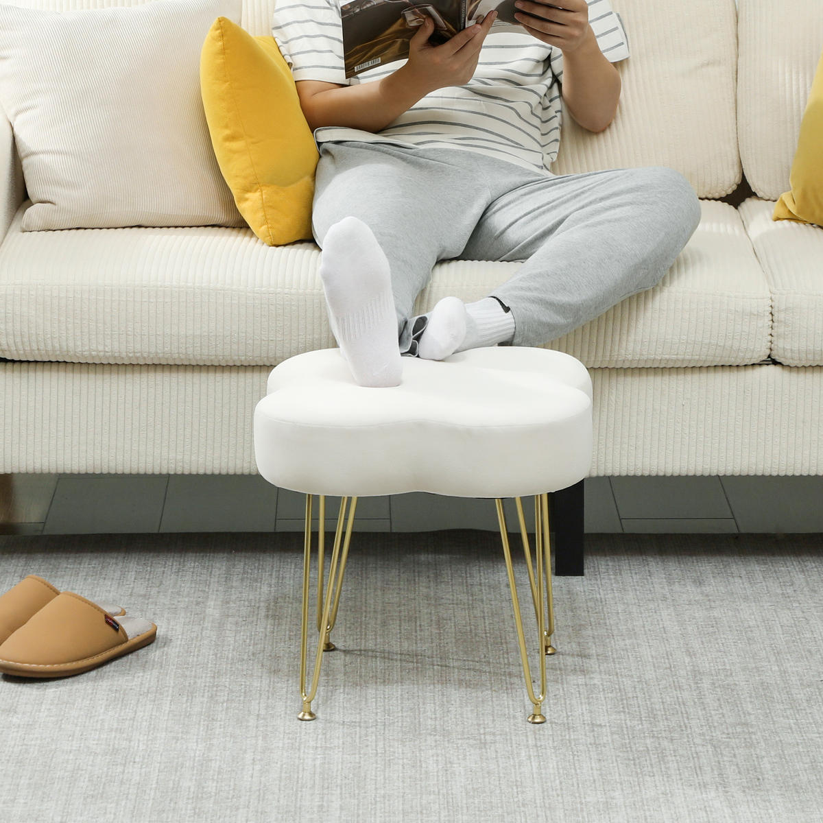 HOCKER Sitzhocker in Kleeblattform mit Stahlbeinen Fußhocker mit Samtoptik Creme - Weiß, Textil (41/40/41cm) - HOMCOM