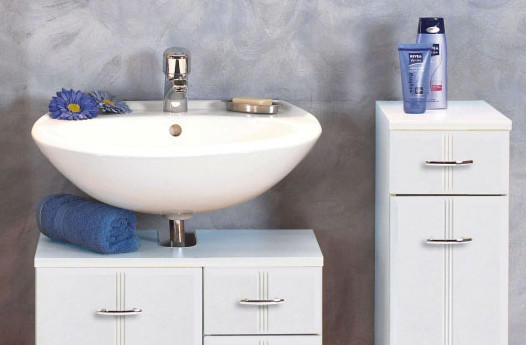 Kúpeľňová séria Rallye: Biele umývadlo, biela skrinka pod umývadlo, biela kúpeľňová skrinka