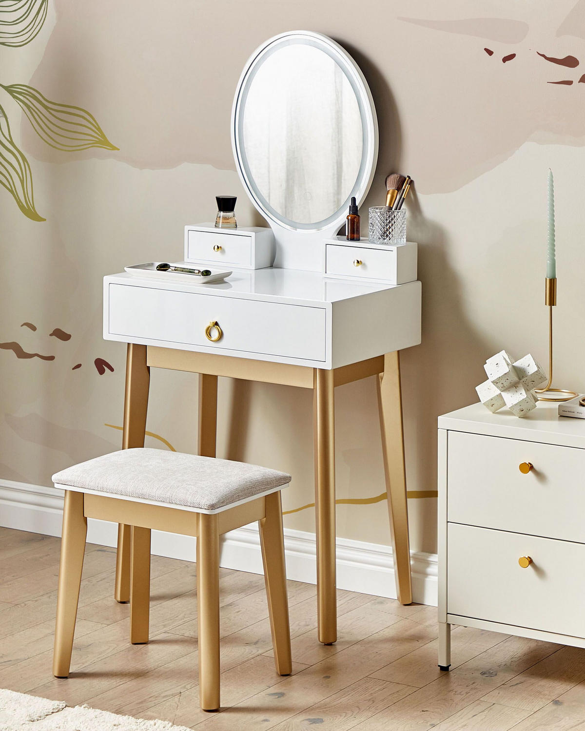 SCHMINKTISCH mit ovalem LED-Spiegel Hocker 3 Schubladen weiß/gold Rosey - Beige/Goldfarben, Holzwerkstoff (58/135/40cm) - Beliani