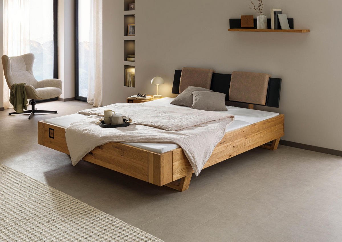 BETT mit Nachttisch Massivholz Wildeiche 140 x 200 x 86 natur KITZBÜHEL #264 - Naturfarben, Holz (140/200cm) - Massivmoebel24