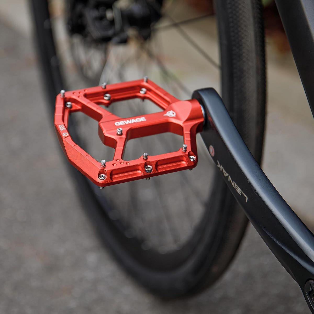 MTB Pedale CNC Aluminium 3-fach-Lagersystem 9/16″ Chromoly Rot - Rot, Metall (10.4/1.5/11cm)