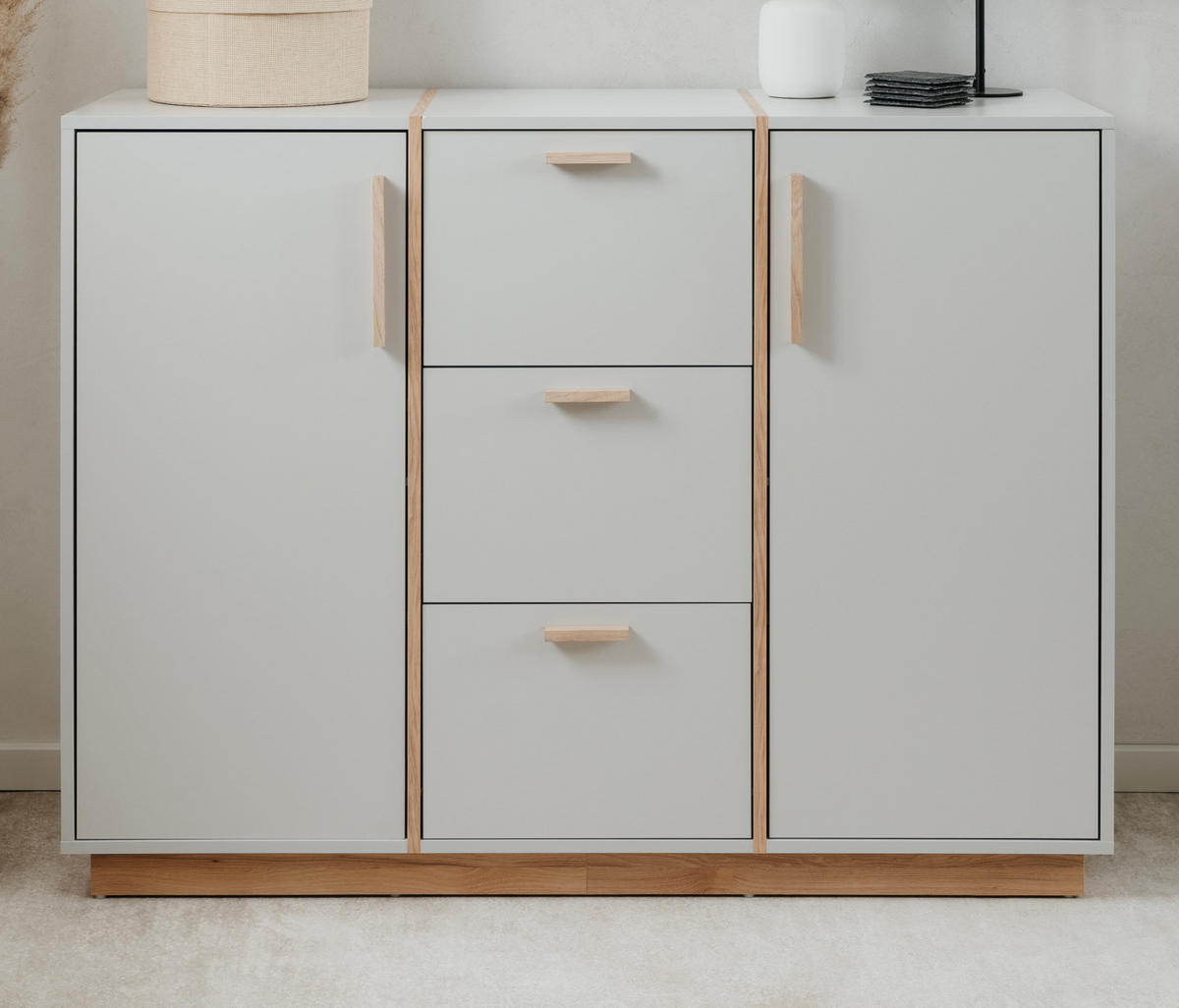 KOMMODE grau, Hickory Walnuss 125 cm, Sideboard mit viel Stauraum - Walnussfarben/Hellgrau, Holzwerkstoff (125/94/40cm) - Furn.Design